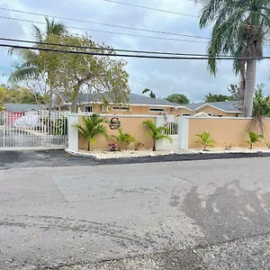 Apartahotel Sandelwood Studios'