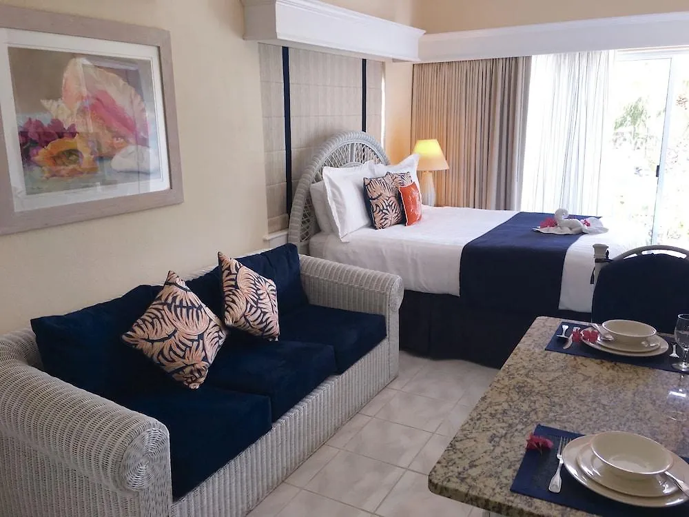 ****  Sandyport Beach Resort Nassau Bahamy