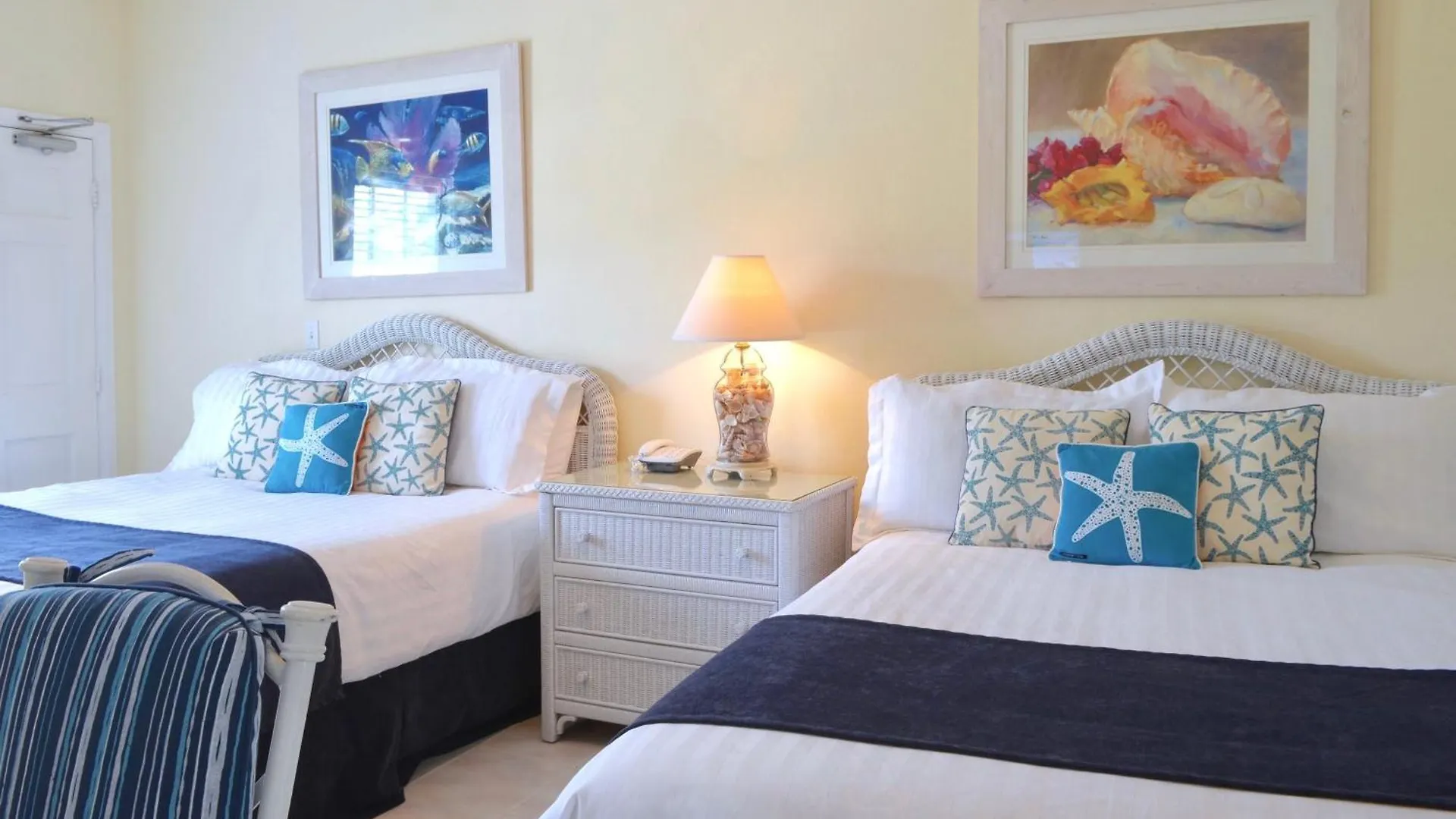 Sandyport Beach Resort Nassau Bahamy