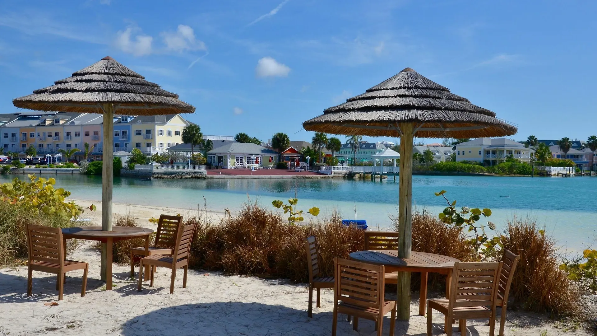 ****  Sandyport Beach Resort Nassau Bahamy